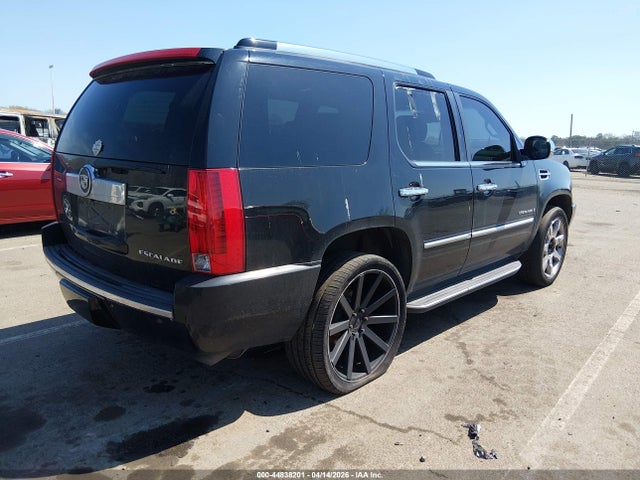 Cadillac Escalade Standard