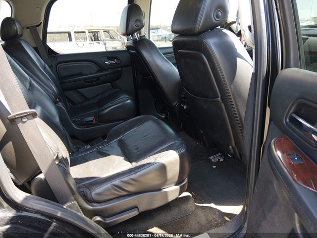 Cadillac Escalade Standard