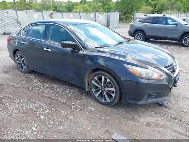 Salvage Nissan Altima Image