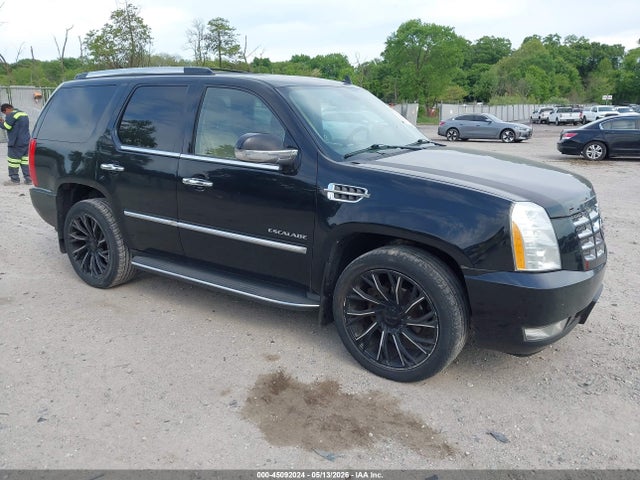 Salvage Cadillac Escalade Image