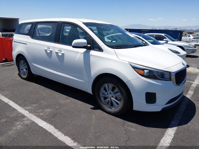 Salvage Kia Sedona Image