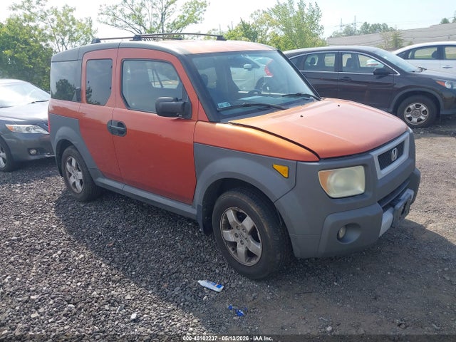 Salvage Honda Element Image