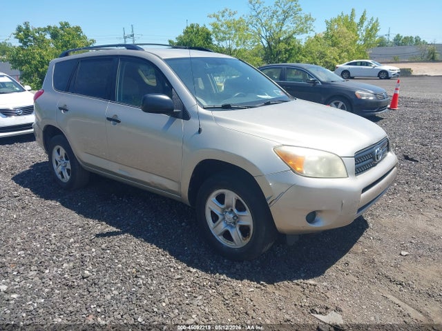 Salvage Toyota RAV4 Image