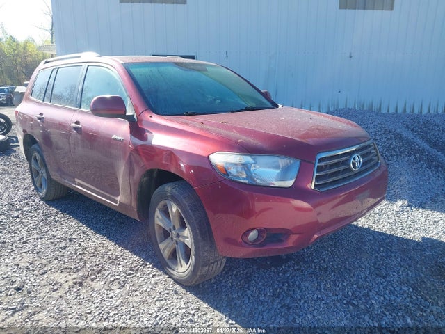 Salvage Toyota Highlander Image