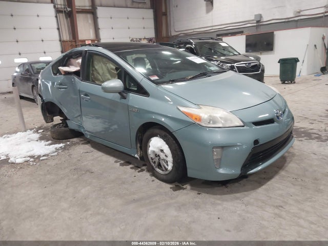 Salvage Toyota Prius Image