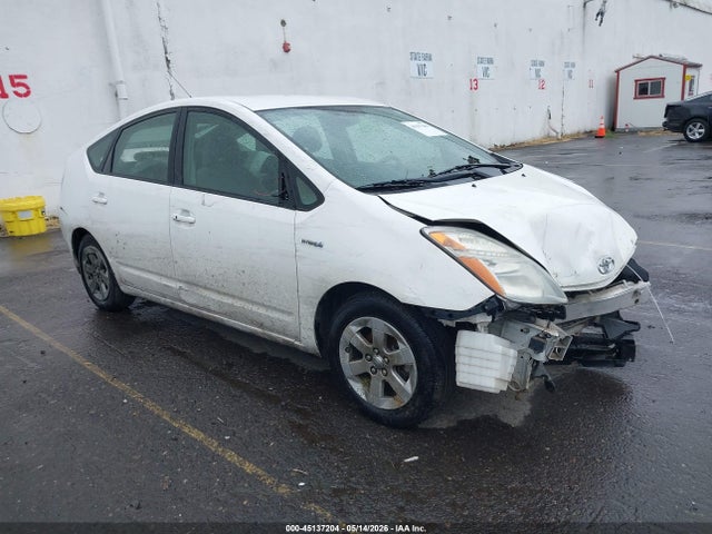 Salvage Toyota Prius Image