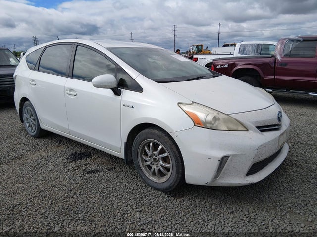 Salvage Toyota Prius v Image