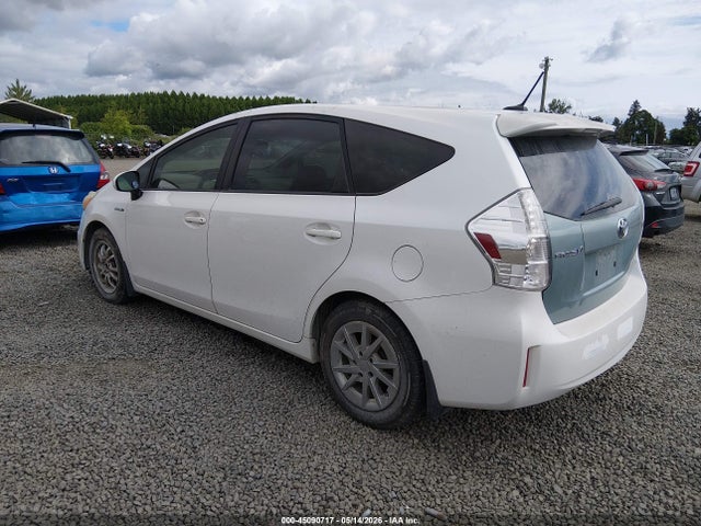 Toyota Prius v Three