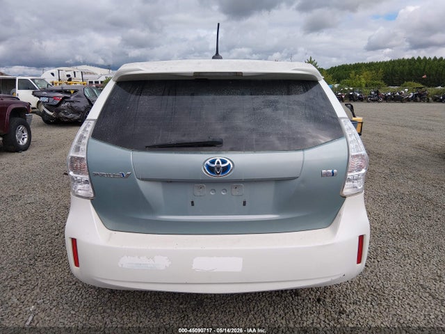 Toyota Prius v Three