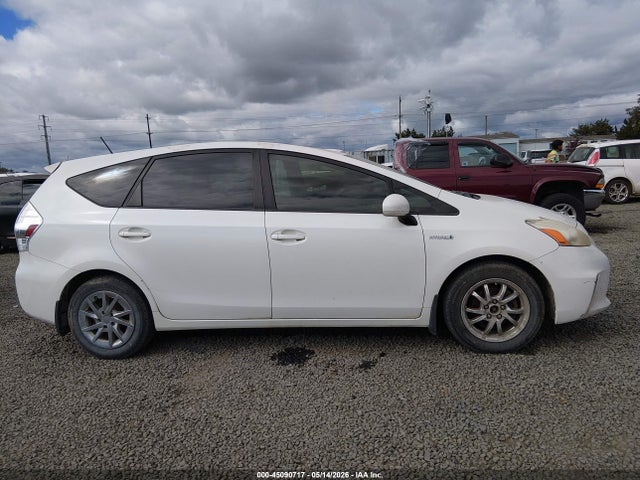 Toyota Prius v Three