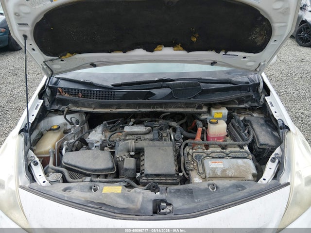 Toyota Prius v Three
