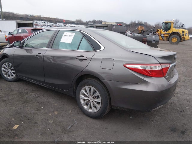 Toyota Camry Le