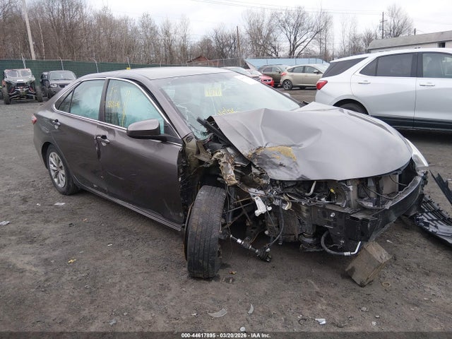 Salvage Toyota Camry Image