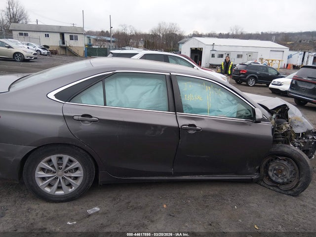 Toyota Camry Le