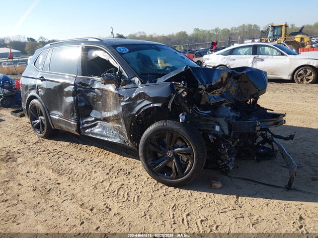Salvage Volkswagen Tiguan Image