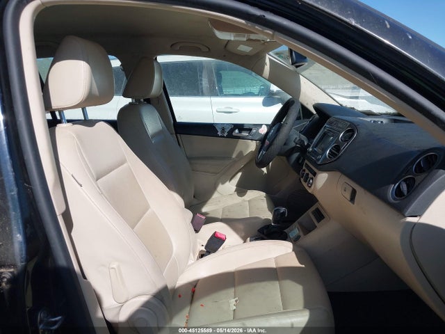 Volkswagen Tiguan S