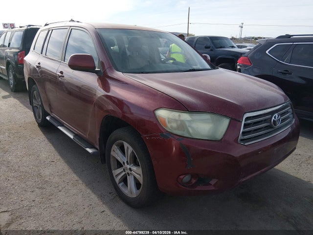 Salvage Toyota Highlander Image