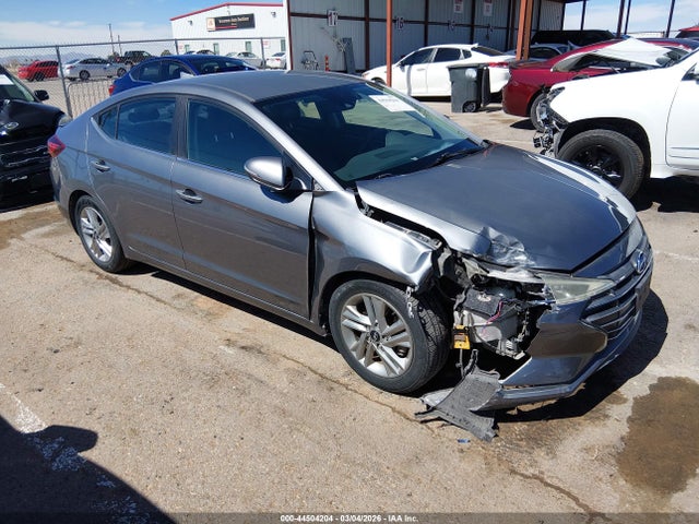 Salvage Hyundai ELANTRA Image