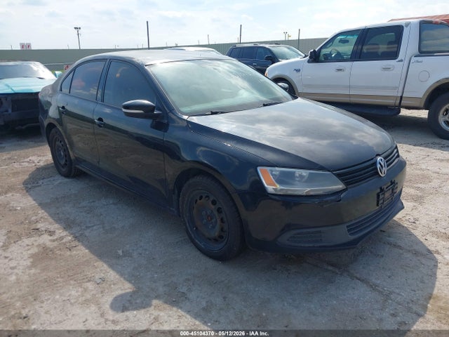 Salvage Volkswagen Jetta Image