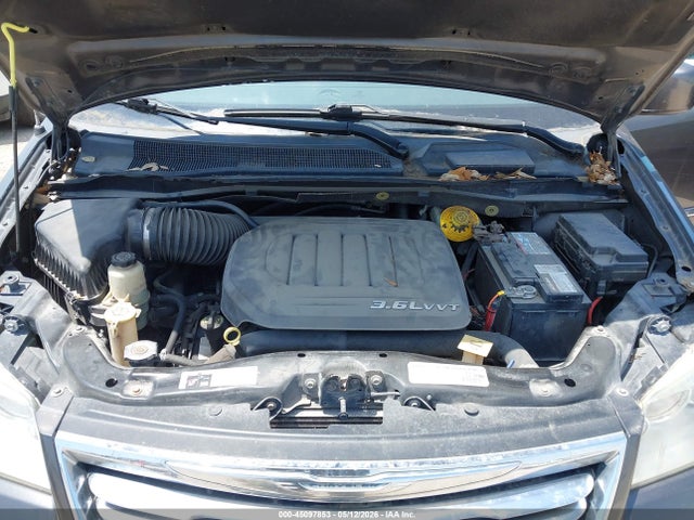 Chrysler Town & Country Touring