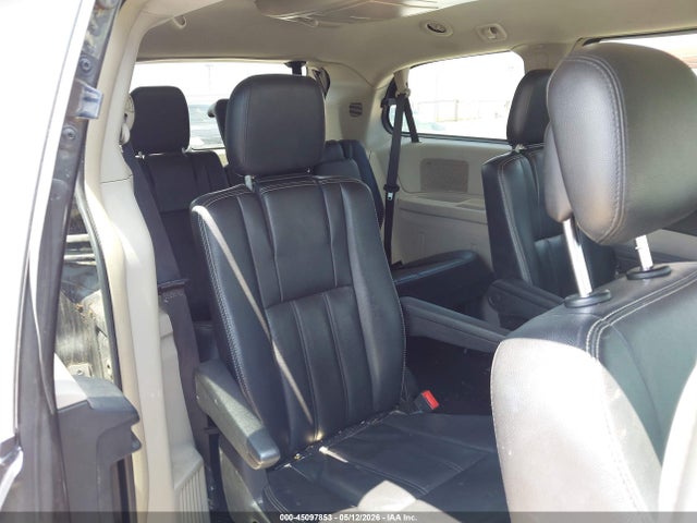 Chrysler Town & Country Touring