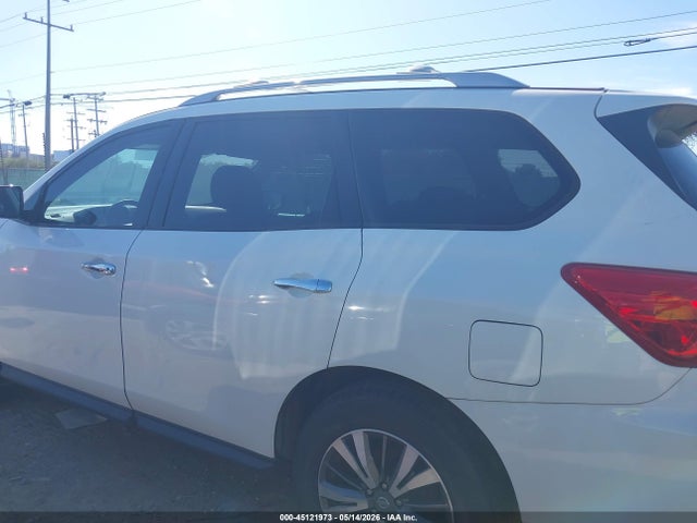 Nissan Pathfinder S