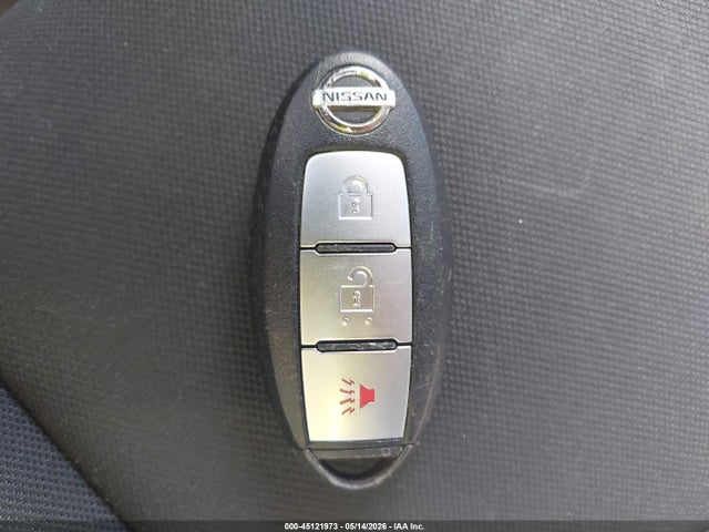 Nissan Pathfinder S