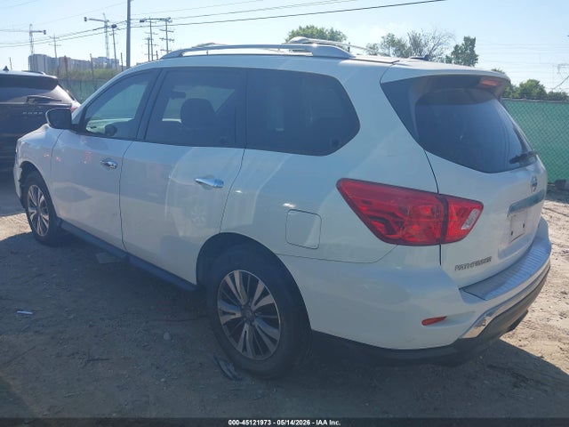 Nissan Pathfinder S