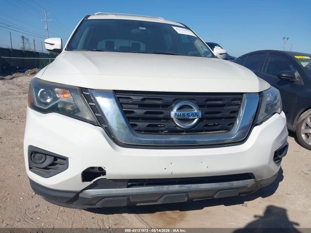 Nissan Pathfinder S