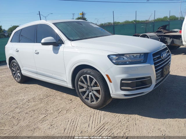 Salvage Audi Q7 Image