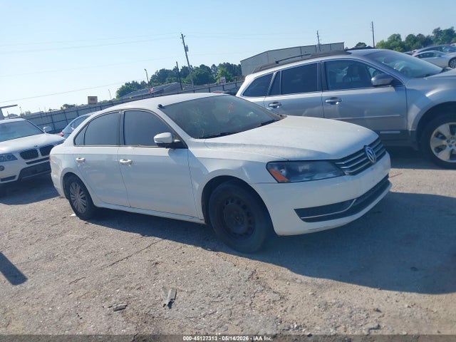 Salvage Volkswagen Passat Image
