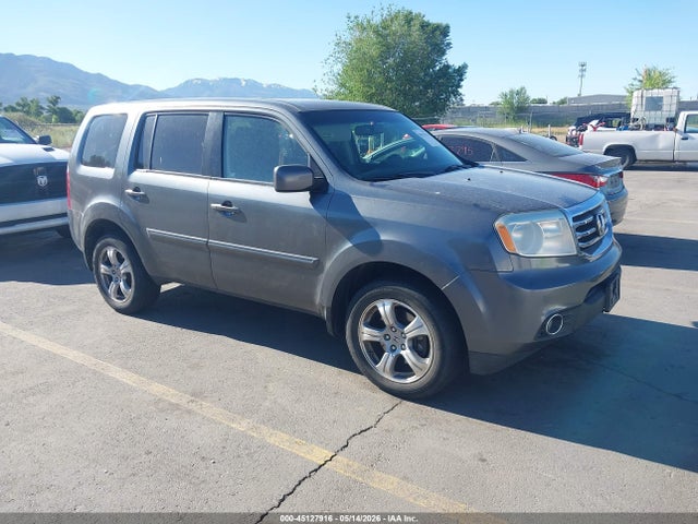 Salvage Honda Pilot Image