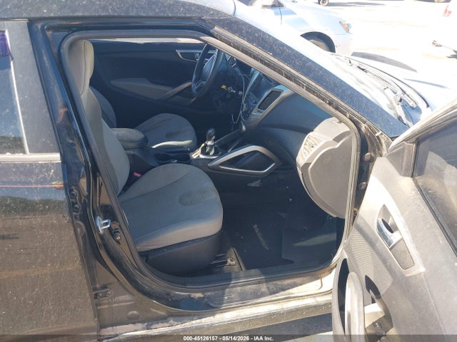 Hyundai VELOSTER
