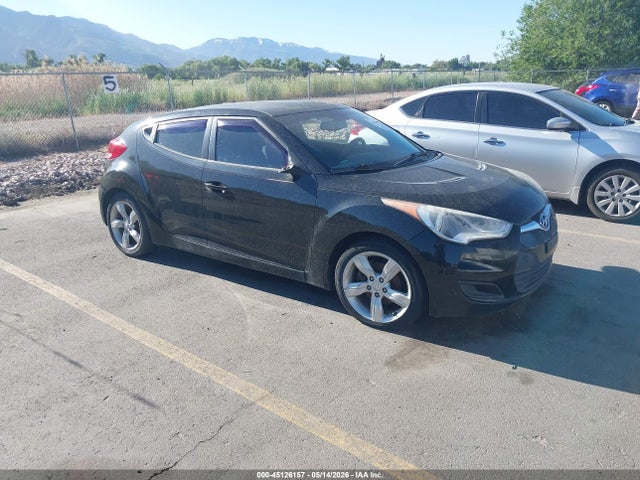 Salvage Hyundai VELOSTER Image