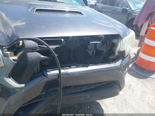 Toyota Tacoma Base V6