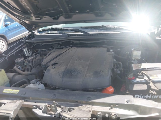 Toyota Tacoma Base V6