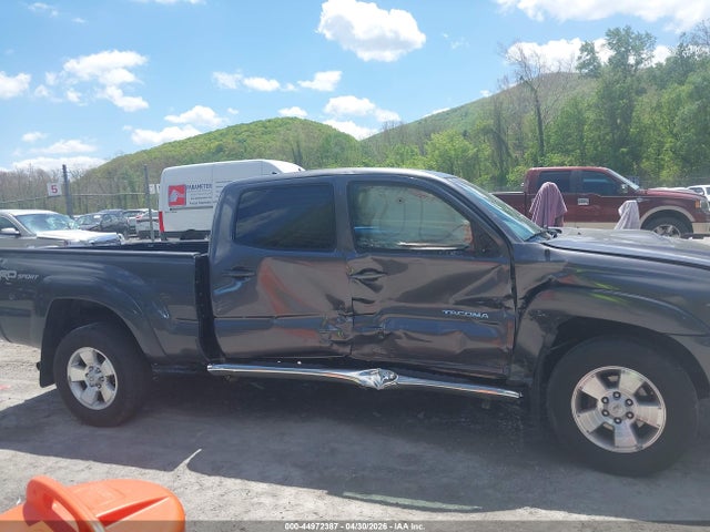 Toyota Tacoma Base V6