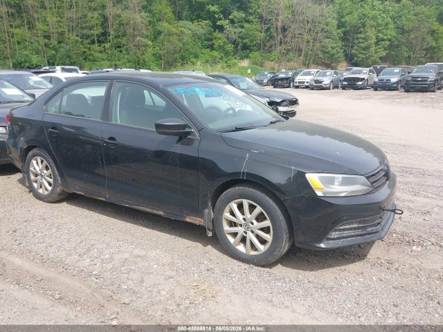 Salvage Volkswagen Jetta Image