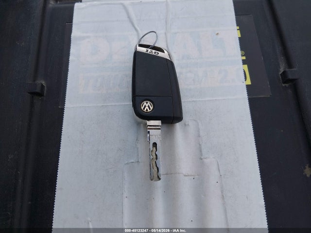 Volkswagen Golf 2.0t S 4-door