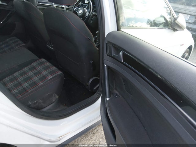 Volkswagen Golf 2.0t S 4-door