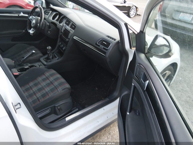 Volkswagen Golf 2.0t S 4-door