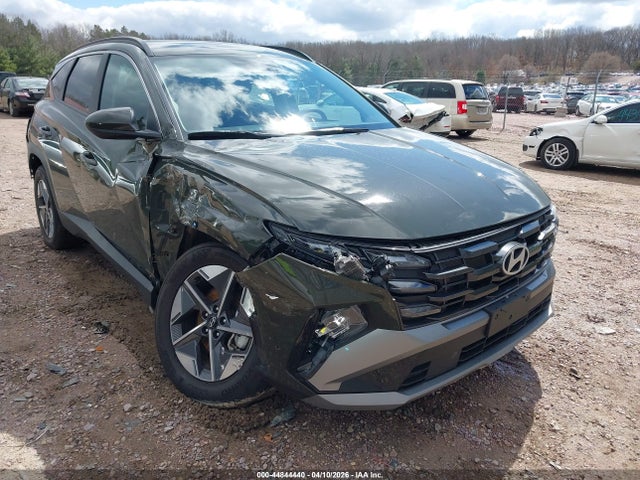 Salvage Hyundai TUCSON Image