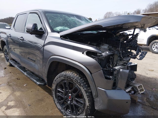 Salvage Toyota Tundra Image
