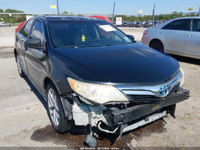 Salvage Toyota Camry Image
