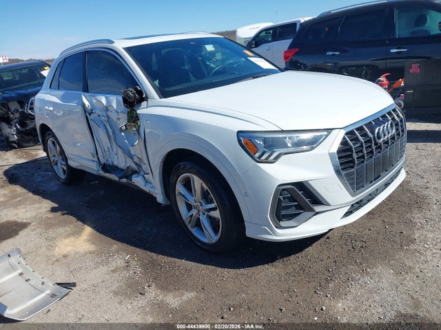 Salvage Audi Q3 Image