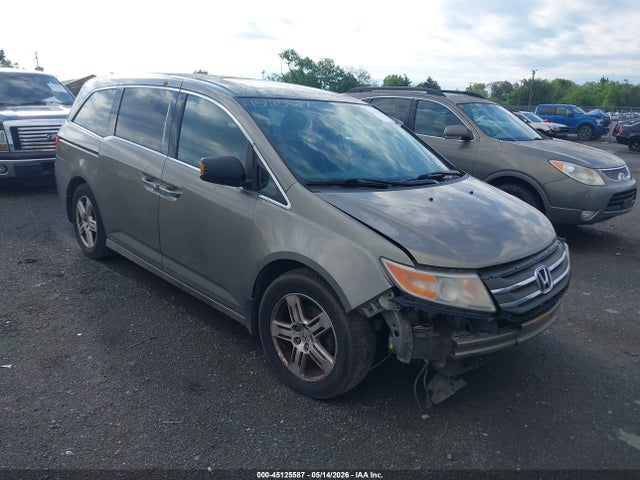 Salvage Honda Odyssey Image