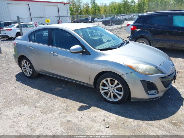 Salvage Mazda Mazda3 Image