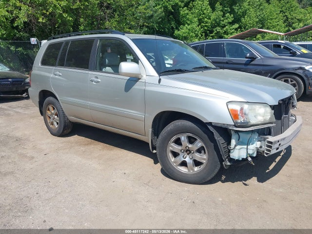 Salvage Toyota Highlander Image