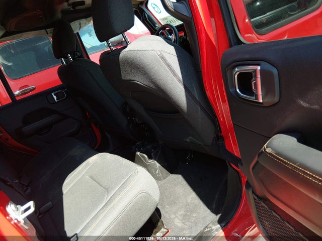Jeep Wrangler 4-door Sahara 4x4
