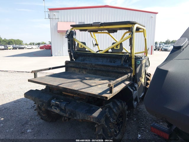 Can-Am Defender